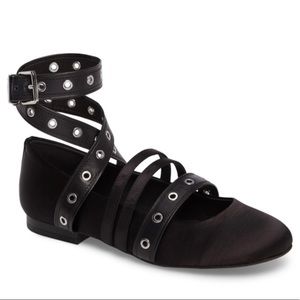 BRAND NEW NWT KENNETH COLE SIZE 10 Med. WADE FLATS WITH ANKLE STRAPS